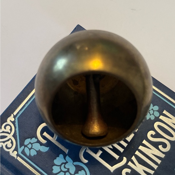Vintage 1950's Brass Apple Bell Paperweight‎ heritage decor - Picture 4 of 6